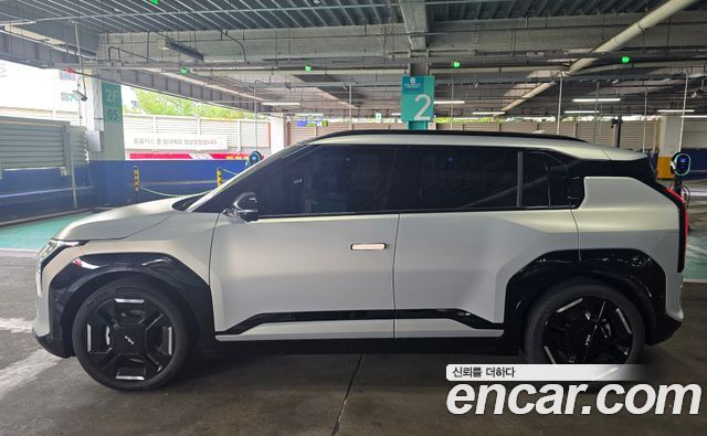Kia EV3 Long Range 2WD GT Line — пробег 74 868 км — фото 2 из 5