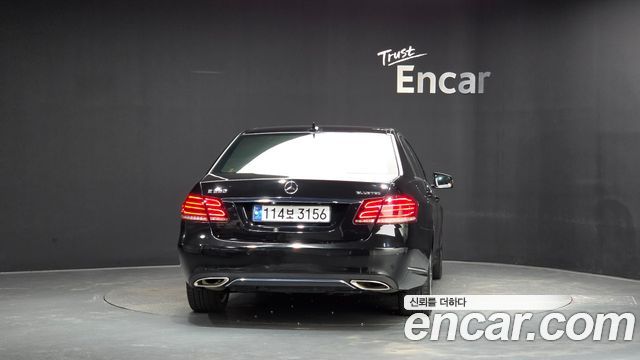 Mercedes-Benz E-Class E220 Bluetec Avantgarde — пробег 66 692 км — фото 4 из 5