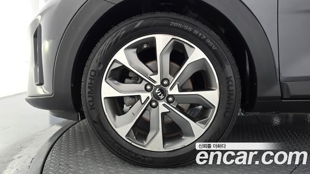Kia Stonic из Кореи Encar