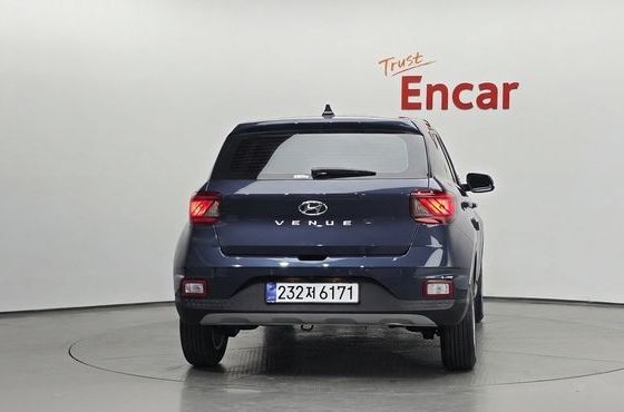 Hyundai Venue 1,6 Premium — пробег 8 522 км — фото 4 из 5