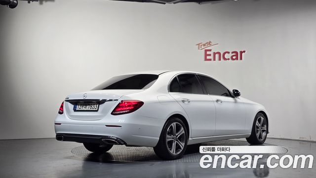 Mercedes-Benz E-Class E300 Avantgarde — пробег 94 939 км — фото 2 из 5