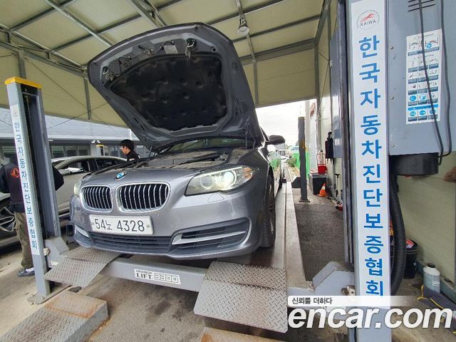 BMW 5-Series 520d xDrive — пробег 216 689 км — фото 1 из 3