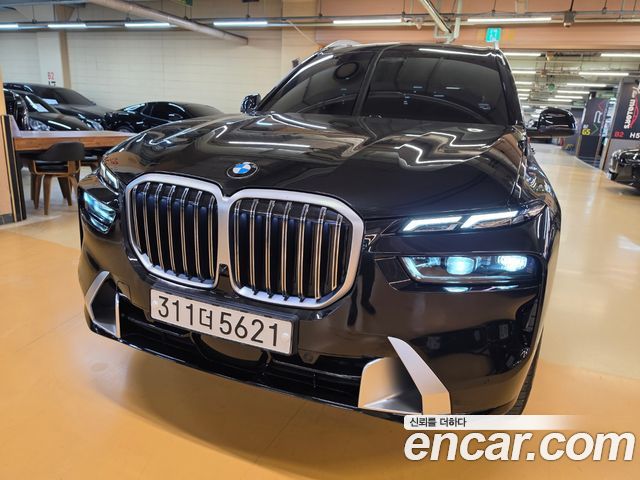 BMW X7 xDrive 40i Design Pure Excellence 7-Seater — пробег 53 000 км — фото 1 из 5