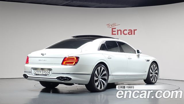 Bentley Flying Spur 4.0 Azure — пробег 4 821 км — фото 2 из 5