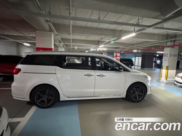 Kia Carnival 9-seater Noblesse — пробег 238 000 км — фото 5 из 5
