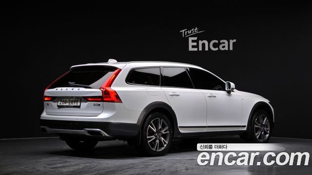 Volvo V90 D5 PRO AWD — пробег 134 215 км — фото 2 из 5