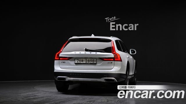 Volvo V90 D5 PRO AWD — пробег 134 215 км — фото 4 из 5