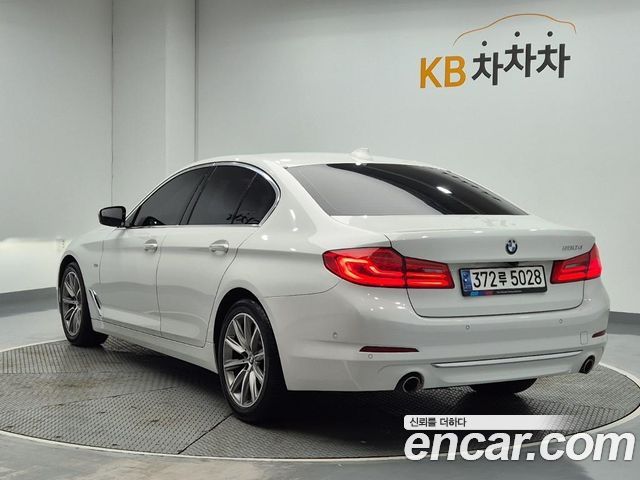BMW 5-Series 520d Luxury Special Edition — пробег 230 641 км — фото 2 из 5