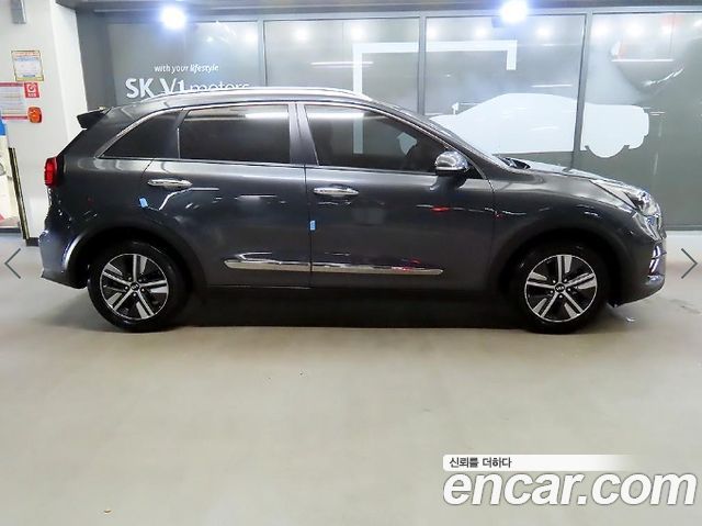 Kia Niro 1.6 HEV Prestige — пробег 146 290 км — фото 3 из 5