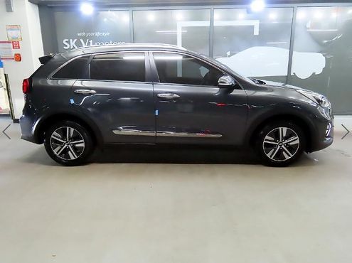Kia Niro 1.6 HEV Prestige — пробег 146 290 км — фото 3 из 5