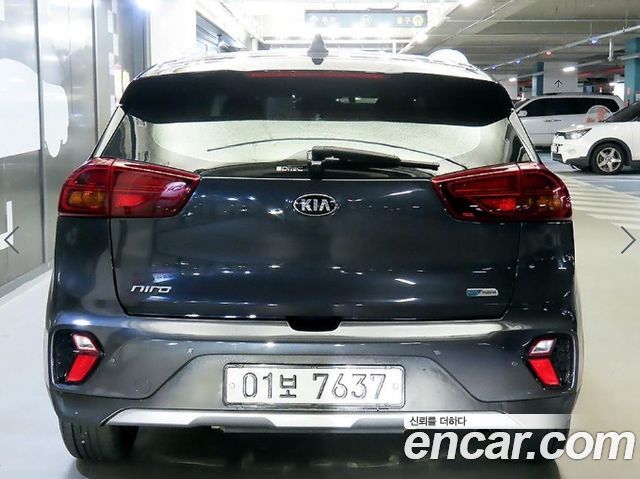 Kia Niro 1.6 HEV Prestige — пробег 146 290 км — фото 5 из 5