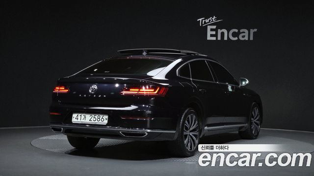 Volkswagen Arteon 2.0 TDI Premium — пробег 87 659 км — фото 2 из 5