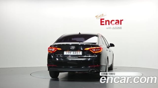Hyundai Sonata 2.0 Smart — пробег 179 646 км — фото 4 из 5