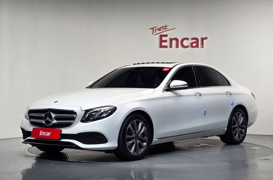 Mercedes-Benz E-Class E300 4MATIC Avnatgarde — пробег 46 863 км — фото 1 из 5