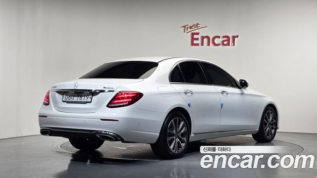 Mercedes-Benz E-Class E300 4MATIC Avnatgarde — пробег 46 863 км — фото 2 из 5