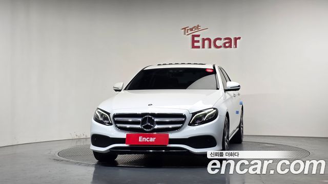 Mercedes-Benz E-Class E300 4MATIC Avnatgarde — пробег 46 863 км — фото 3 из 5