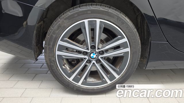 BMW 2-Series 220i Sport — пробег 30 324 км — фото 5 из 5