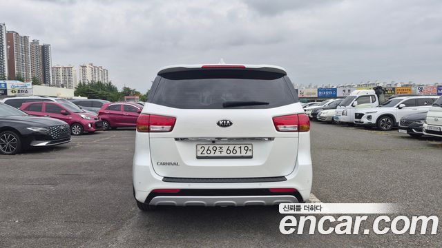Kia Carnival 9-seater Prestige — пробег 236 092 км — фото 5 из 5
