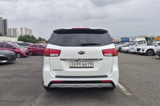 Kia Carnival 9-seater Prestige — пробег 236 092 км — фото 5 из 5