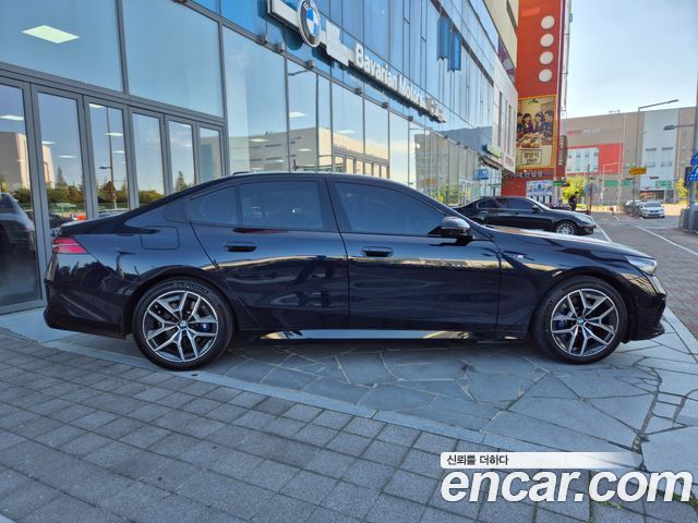BMW 5-Series 520i M Sport — пробег 24 130 км — фото 5 из 5