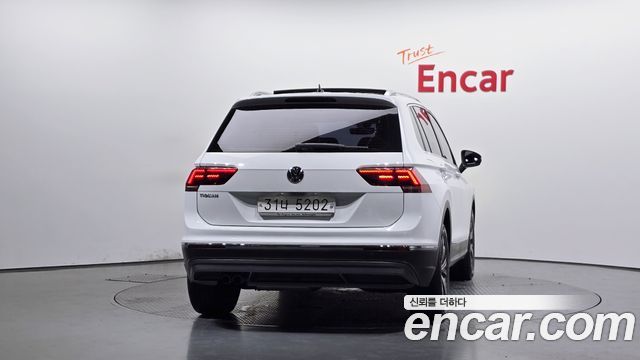 Volkswagen Tiguan 2.0 TDI Prestige — пробег 80 335 км — фото 4 из 5