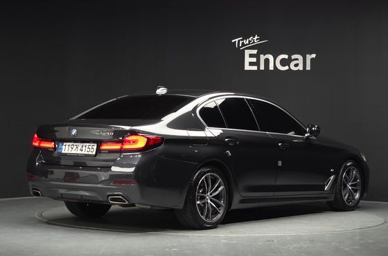 BMW 5-Series 520i M Sport — пробег 49 010 км — фото 2 из 5