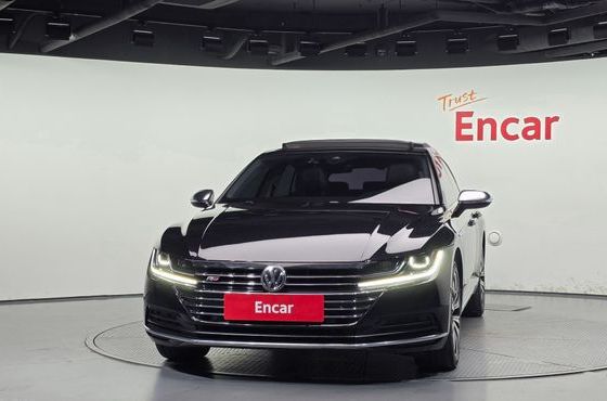 Volkswagen Arteon 2.0 TDI Premium — пробег 142 318 км — фото 3 из 5