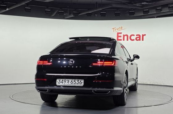 Volkswagen Arteon 2.0 TDI Premium — пробег 142 318 км — фото 4 из 5