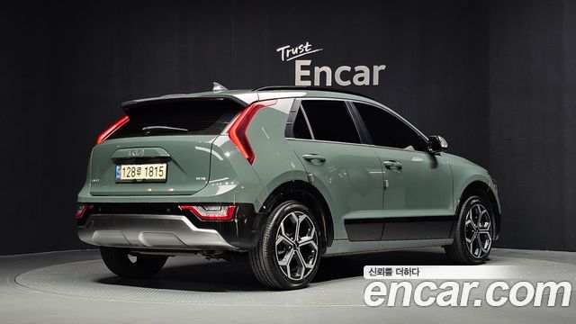 Kia Niro Signature — пробег 137 985 км — фото 2 из 5