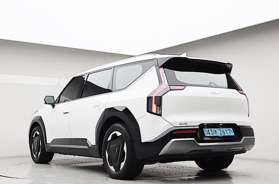 Kia EV9 Long Range 2WD Earth — пробег 54 884 км — фото 2 из 5