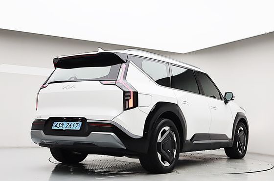 Kia EV9 Long Range 2WD Earth — пробег 54 884 км — фото 4 из 5