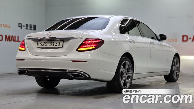 Mercedes-Benz E-Class E220d Avantgarde — пробег 62 455 км — фото 4 из 5
