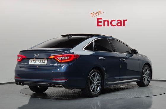 Hyundai Sonata 2.0 Turbo Exclusive — пробег 136 390 км — фото 2 из 5