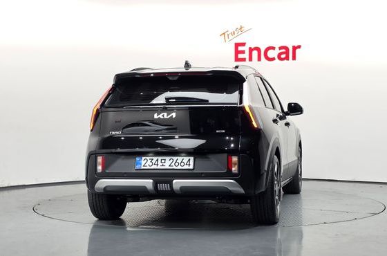 Kia Niro Prestige — пробег 1 422 км — фото 4 из 5