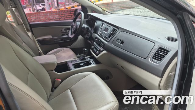 Kia Carnival 11-seater Deluxe — пробег 160 476 км — фото 4 из 5