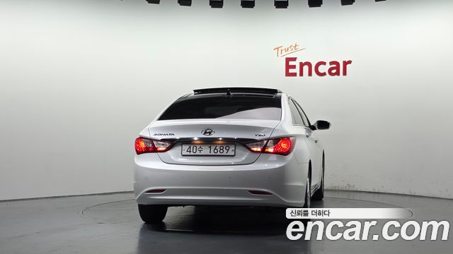 Hyundai Sonata LPi Top — пробег 174 698 км — фото 4 из 5