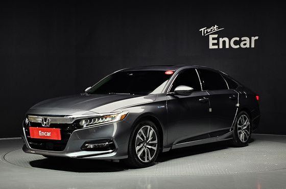 Honda Accord 2.0 Hybrid Touring — пробег 56 102 км — фото 1 из 5