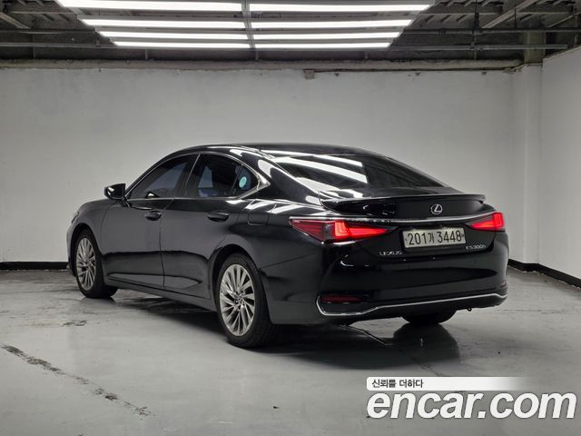 Lexus ES Luxury Plus — пробег 133 430 км — фото 2 из 5