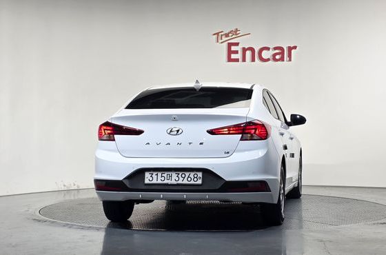 Hyundai AVANTE 1.6 Smart — пробег 85 953 км — фото 4 из 5