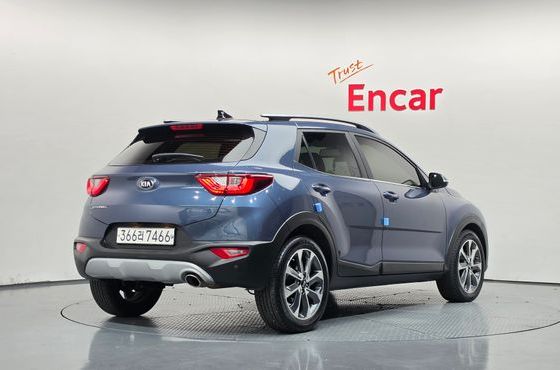 Kia Stonic 1.4 Prestige — пробег 98 559 км — фото 2 из 5