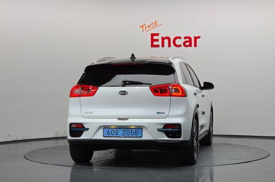Kia Niro Noblesse — пробег 92 737 км — фото 4 из 5