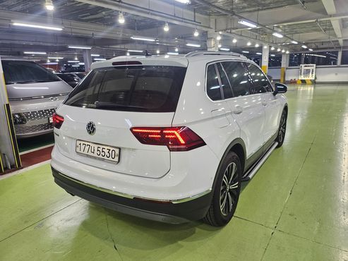 Volkswagen Tiguan 2.0 TDI Prestige — пробег 51 666 км — фото 2 из 5