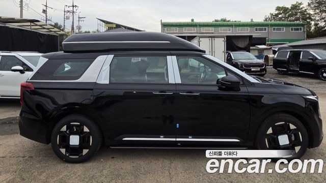 Kia Carnival HEV 9-Seater Hi-Limousine (Special vehicle) — пробег 56 км — фото 1 из 5