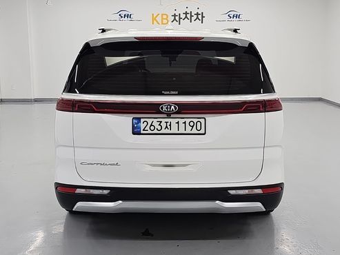 Kia Carnival Diesel 9-Seater Signature — пробег 79 214 км — фото 3 из 5