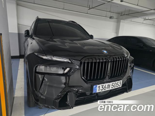 BMW X7 xDrive 40d M Sport 7 STR — пробег 5 500 км — фото 3 из 5