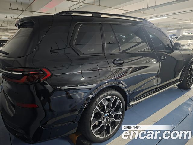 BMW X7 xDrive 40d M Sport 7 STR — пробег 5 500 км — фото 4 из 5