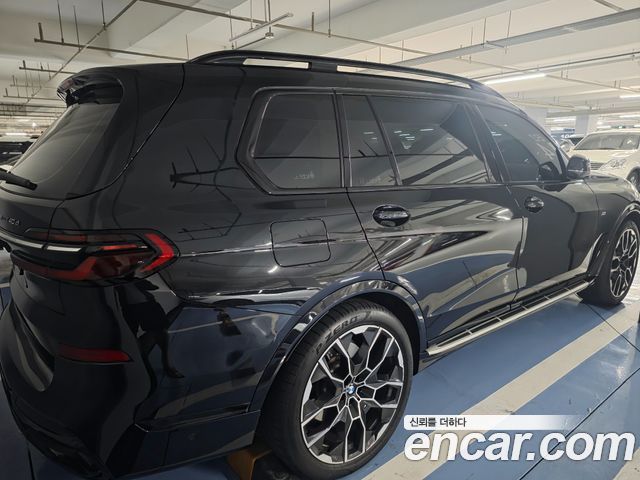 BMW X7 xDrive 40d M Sport 7 STR — пробег 5 500 км — фото 5 из 5