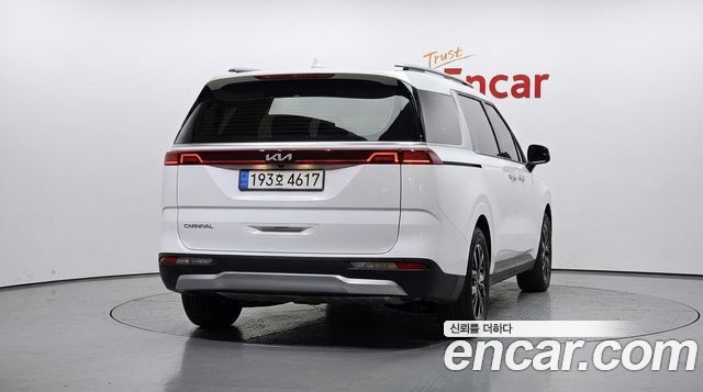Kia Carnival Gasoline 9-Seater Prestige — пробег 86 990 км — фото 4 из 5