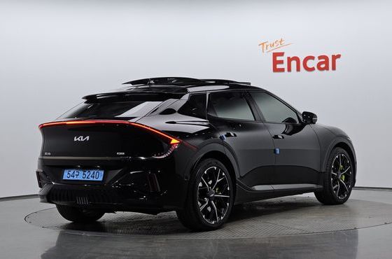 Kia EV6 GT 4WD — пробег 30 701 км — фото 2 из 5