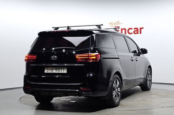 Kia Carnival 9-Seater Luxury — пробег 190 152 км — фото 2 из 5